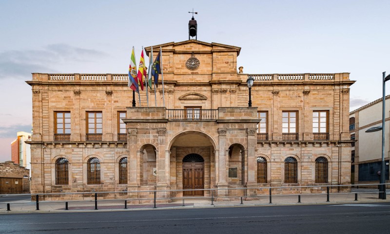 Cinco plazas de T&eacute;cnicos de Administraci&oacute;n General en el Ayuntamiento de Linares
